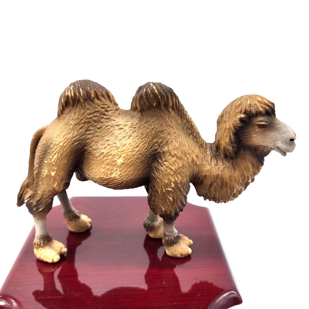 Schleich Two Humped Bactrian Camel 2004 Retired Figurine D-73527 3.25" H